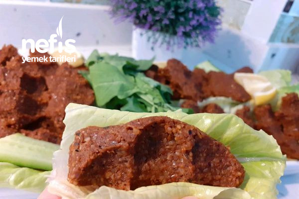 1 Bardak Bulgur İle 5 Dakikada Bir Tabak Dolusu Şipşak Etsiz Çiğ Köfte (Yoğurmadan Yorulmadan)