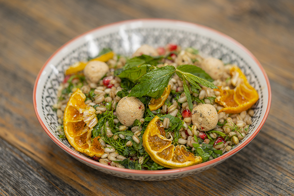 Nar Ekşili Buğday Salatası Tarifi