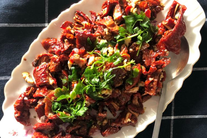 Kuru Domates Salatası Tarifi