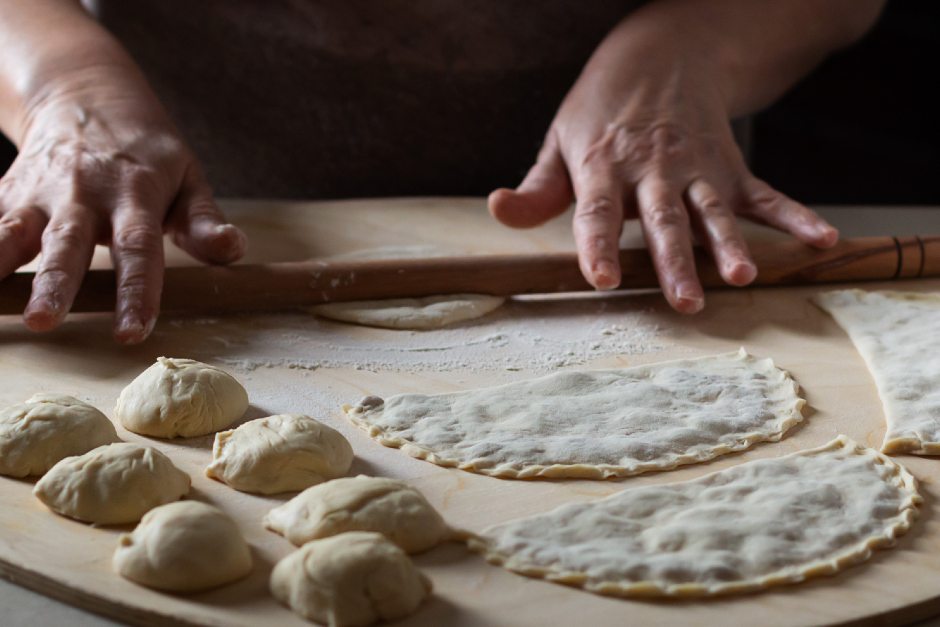 buzluk-icin-ci-borek-yapimi3
