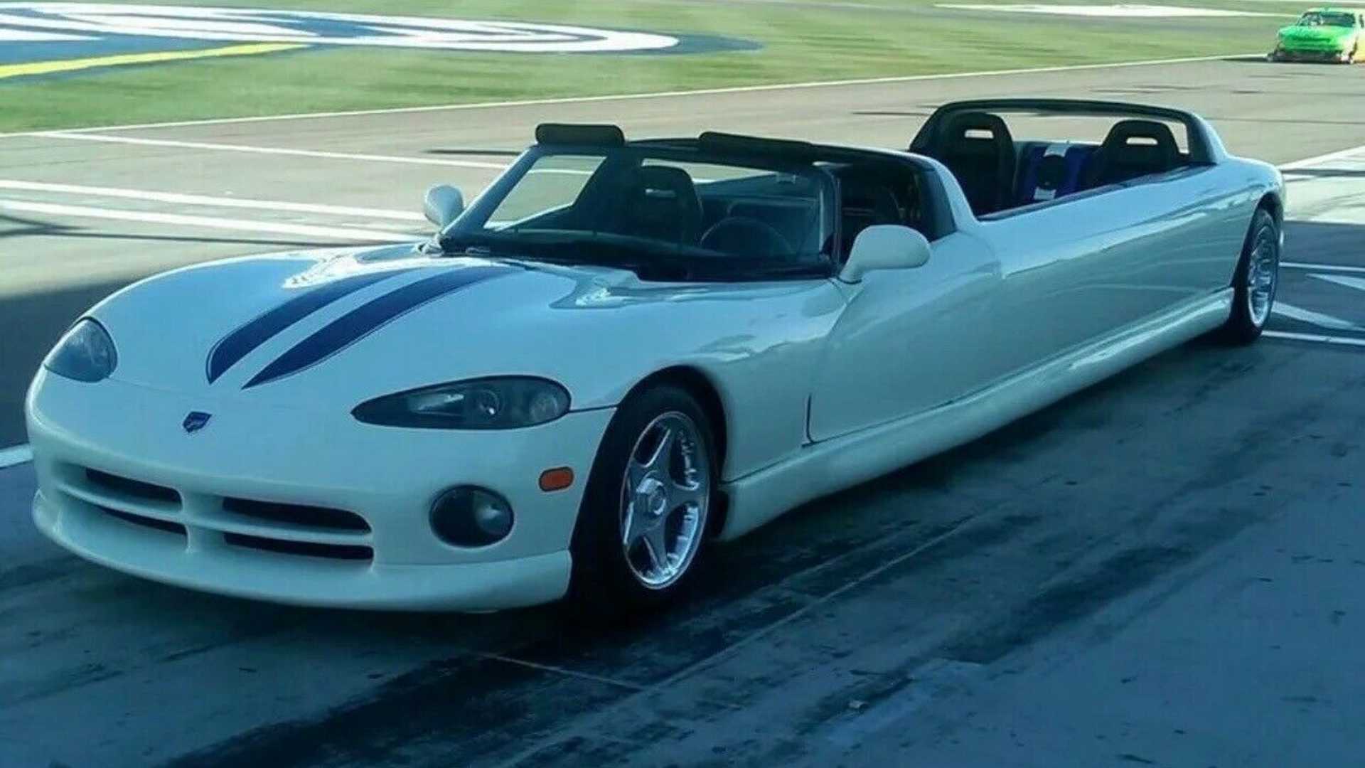 Bu limuzin şeklindeki Dodge Viper eBay’de alıcısını bekliyor