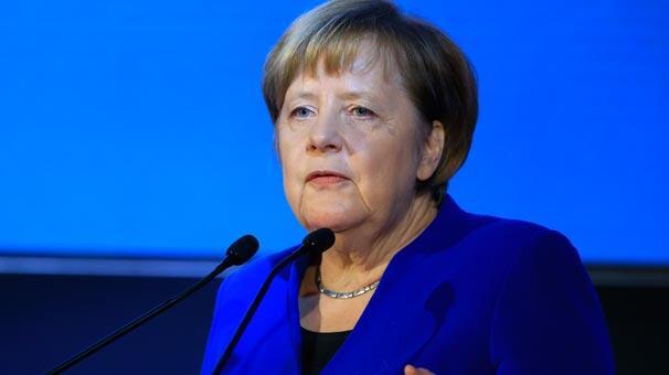 Merkel: Almanya güçlü bir otomotiv üretim yeri olarak kalmalı