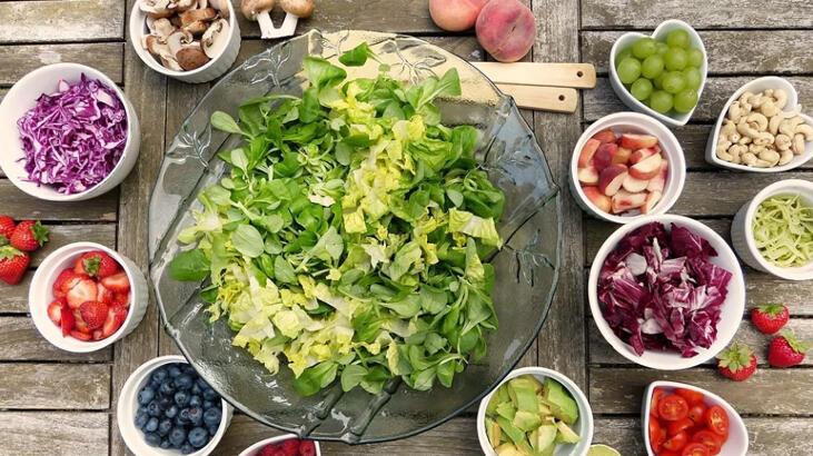 Salata Kaç Kalori? Salatanın Protein, Vitamin Ve Besin Değerleri