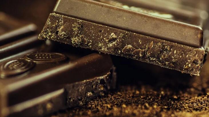 Bitter Çikolata Kaç Kalori? Bitter Çikolata Protein, Vitamin Ve Besin Değerleri