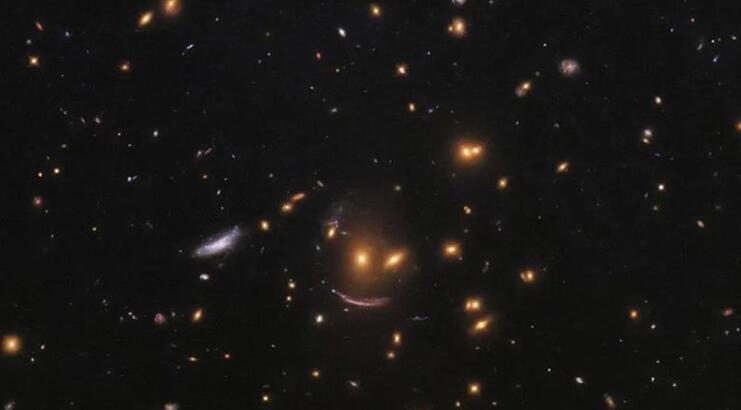 NASA’dan gülen yüze benzeyen galaksi paylaşımı – Teknoloji Haberleri