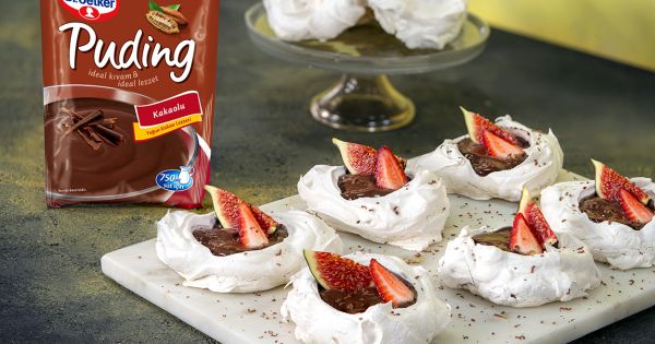 Puding Dolgulu Mini Pavlova Tarifi, Nasıl Yapılır? (Videolu)