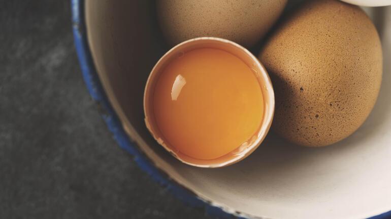 Hastaların tarifi ise şöyle oluyor; hocam yumurta kokusuna dayanamıyorum, ortamda et pişiyor bu kokudan rahatsız oluyorum gibi. Her kokuyu benzer bir koku olarak algılıyorlar ve genelde de belirttikleri ne kokarsa koksun kişilerin midesini bulandıracak derecede kötü oluyor