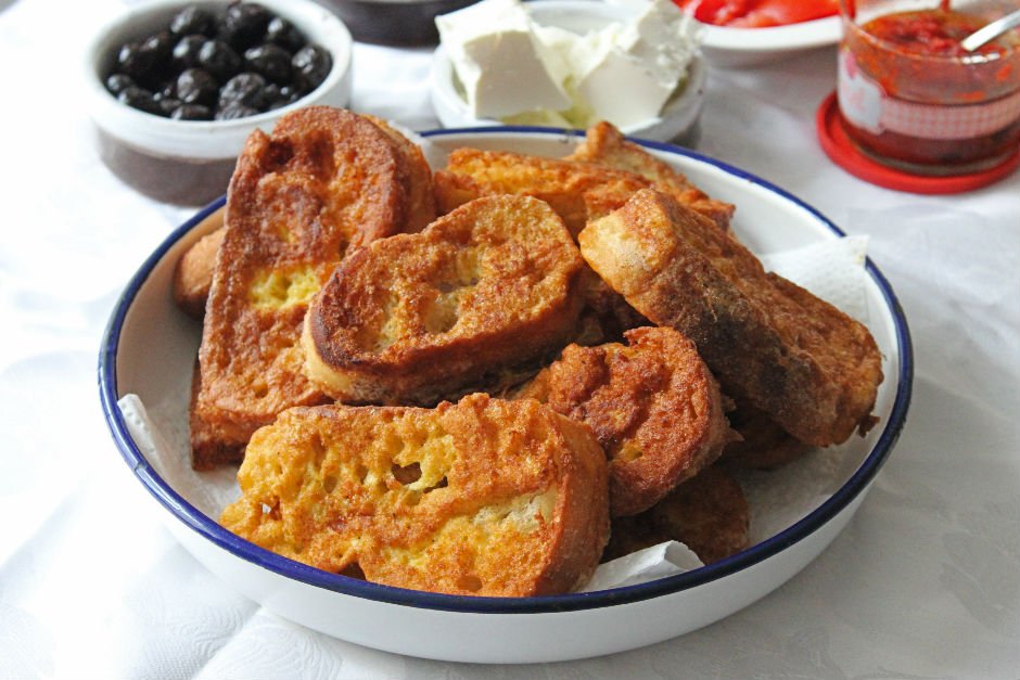 Anne Usulü Yumurtalı Ekmek Tarifi