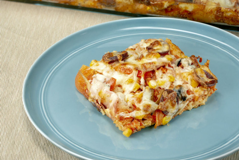 Bayat Ekmek Pizzası Tarifi