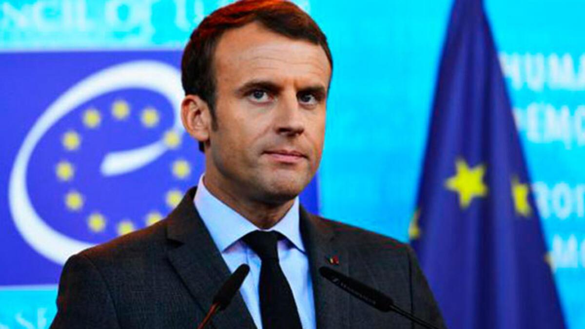 Macron geri adım atmıyor! Aşısızları hedefe koydu…