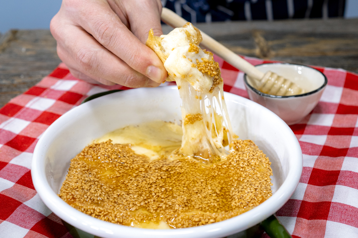 Susamlı Ballı Kaşar Tarifi