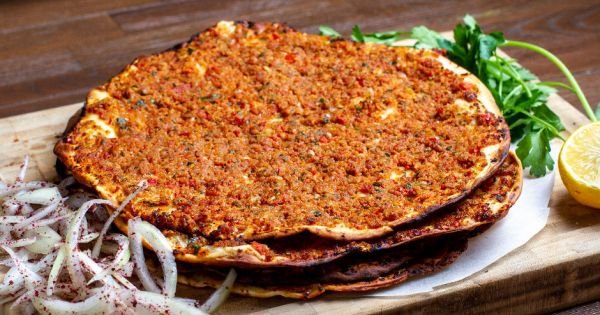 Lahmacun Kaç Kalori, Lahmacun Besin Değerleri