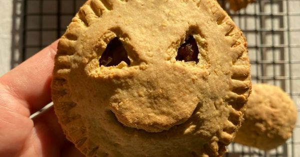 Yüzleri Güldürür: Glutensiz Fit Elmalı Mini Turta