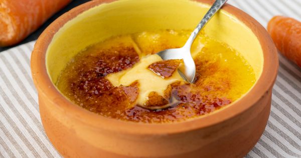 Havuçlu ve Mısır Unlu Creme Brulee Tarifi, Nasıl Yapılır? (Videolu)