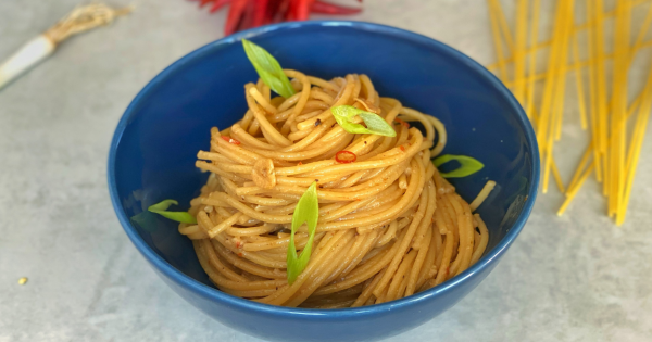 Uzak Doğu Usulü: Sarımsaklı Spagetti