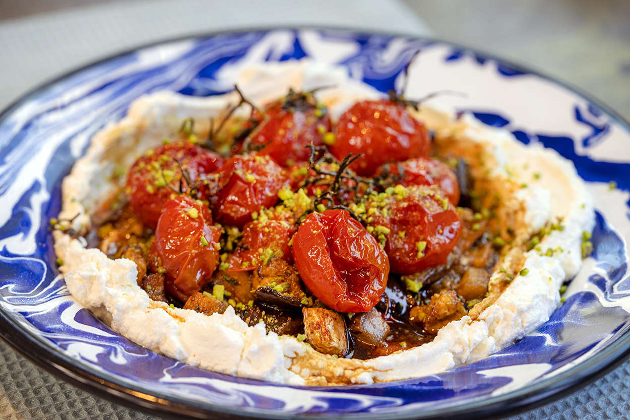 Labneli Köz Domates Mezesi Tarifi