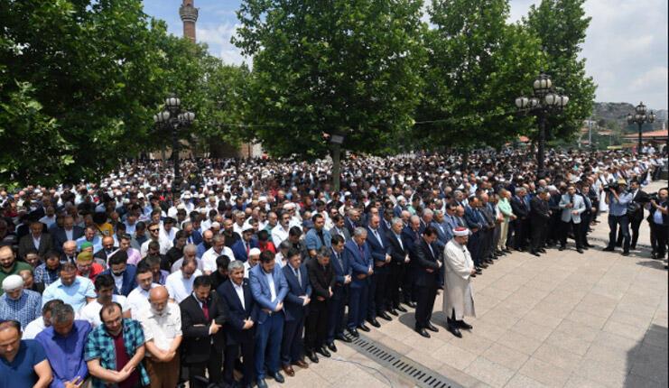 Rüyada Cenaze Namazı Kılmak Nedir? Camide Kendi Cenaze Namazını Kıldığını Görmek