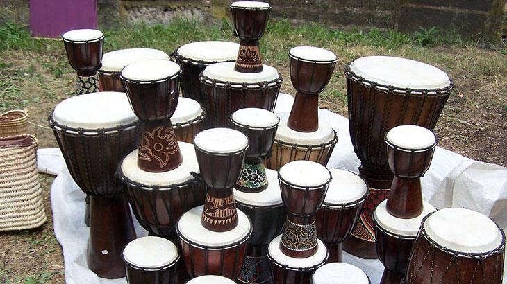 Rüyada Darbuka Görmek Ne Demek? Darbuka Çalan Birilerini Görmek