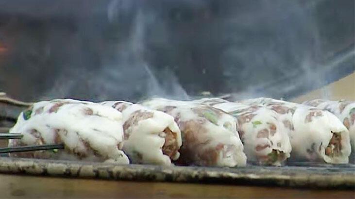 Şeftali kebabı tarifi! Kıbrıs’ın meşhur yemeği şeftali kebabı nasıl yapılır?