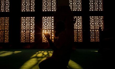 Rüyada Din Alimi Görmek Ne Demek? Din Alimi Olan Biriyle Konuşmak