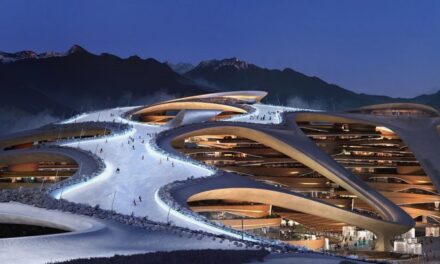 Çölde 500 milyar dolarlık süper lüks kayak merkezi