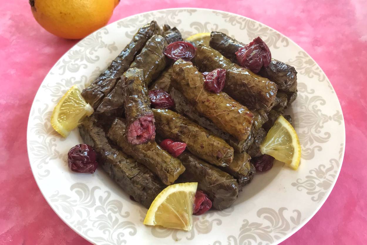 Vişneli Yaprak Sarma Tarifi