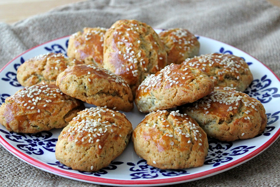 10 Dakikada Zeytinyağlı Mayasız Poğaça Tarifi