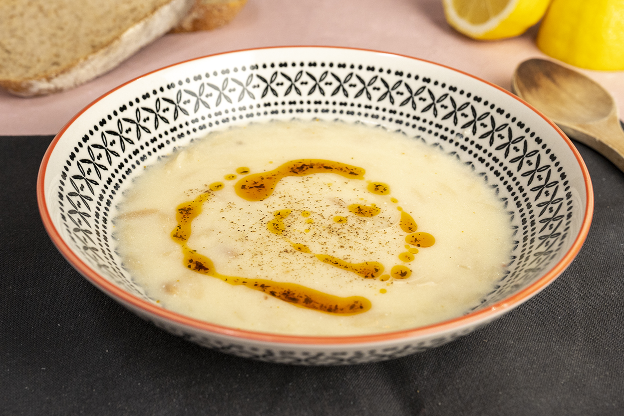 unlu-tavuk-corbasi-yemekcom