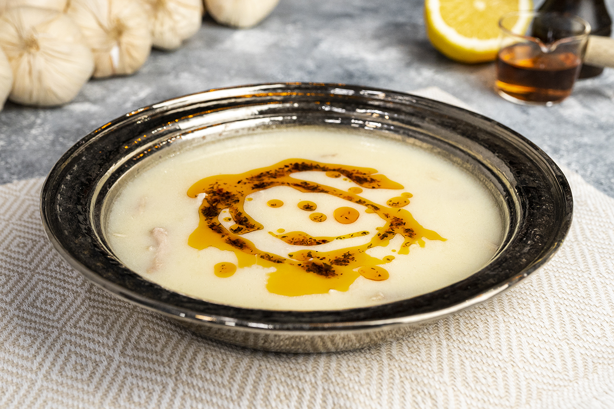 tavuklu-yalanci-iskembe-corbasi-yemekcom