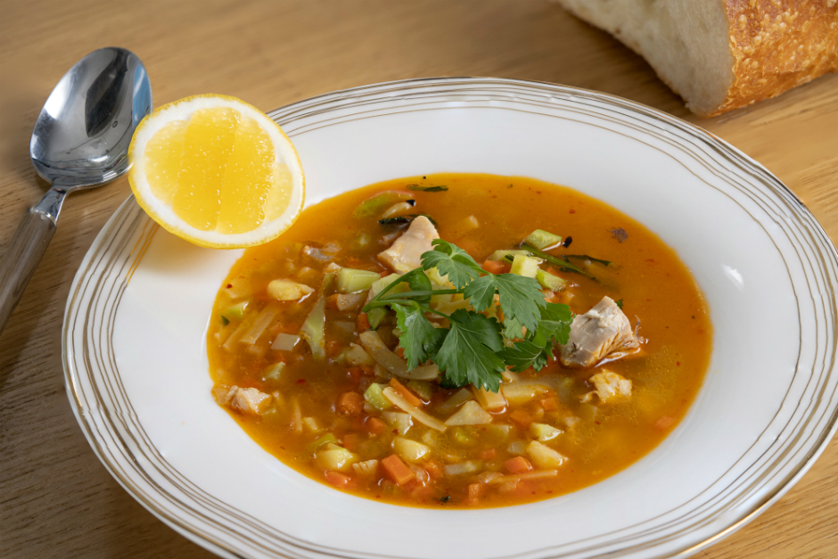 Tavuklu Erişteli Sebze Çorbası Tarifi