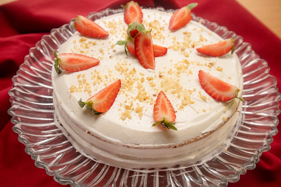 Hazır Kekle Yaş Pasta Tarifi