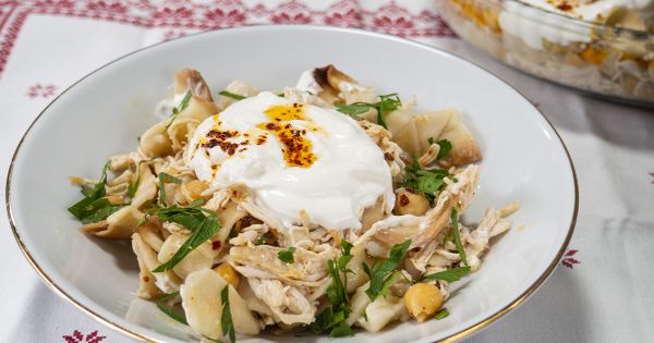 Haşlanmış Tavuk Yemekleri: Haşlanmış Tavukla Yapılan 10 Tarif