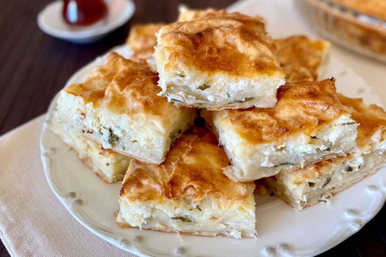 10 Dakikada Peynirli Börek Tarifi