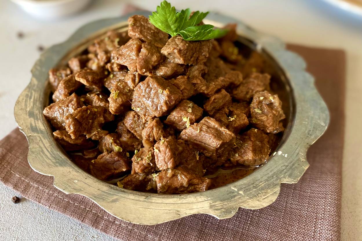 Düdüklüde Yumuşacık Et Kavurma Tarifi