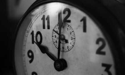 01.11 Saat Anlamı ve Yorumu 2023: Saat 01 11 Ne Anlama Gelir?