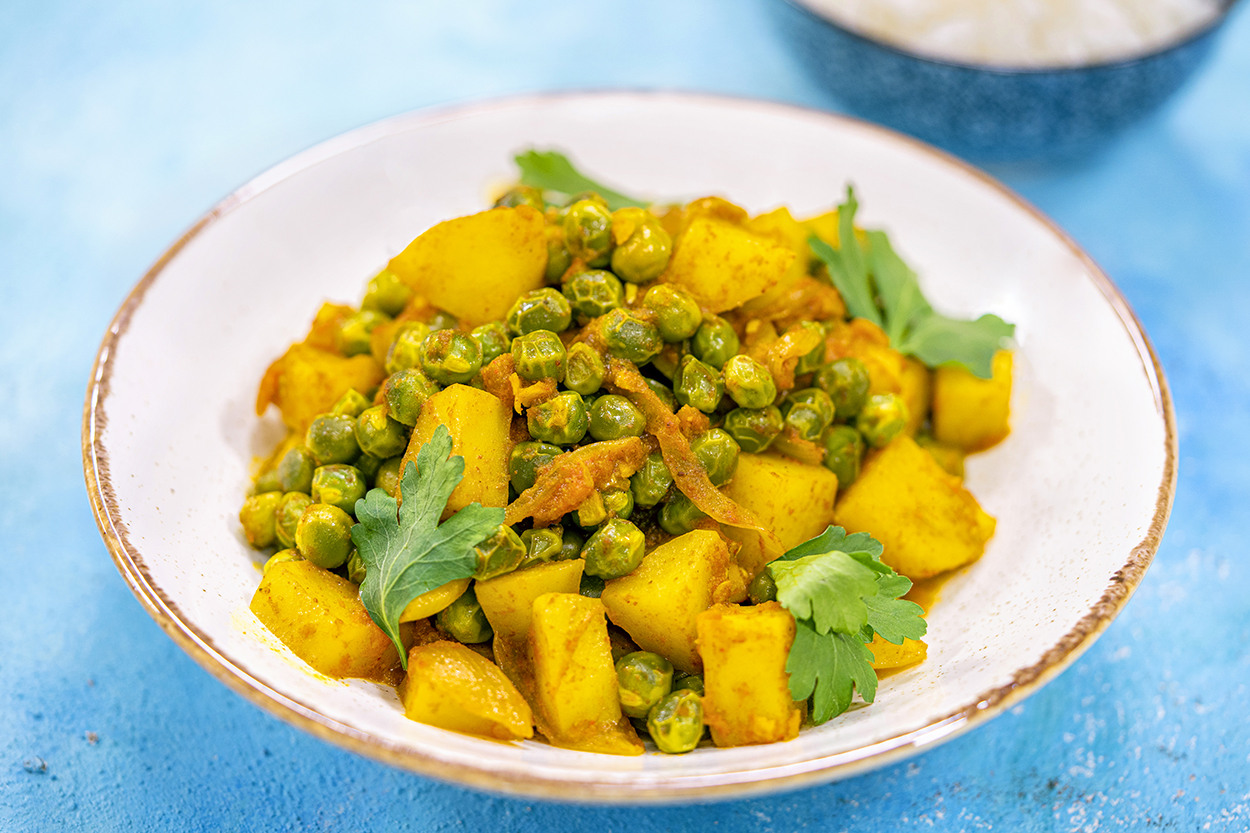 Patatesli ve Bezelyeli Curry Tarifi