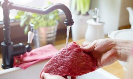 Pişirmeden Önce Et ve Tavuk Yıkanır mı?
