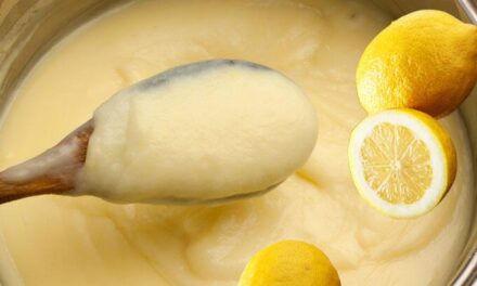 Davetsiz misafirlerinize bir çırpıda yapabileceğiniz limonlu tatlı tarifi: Tadıyla serinletiyor…