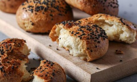 Anne usulü poğaça tarifi… Hamuruna ekleyin! Puf puf olmasını sağlıyor ve 1 hafta bayatlamıyor