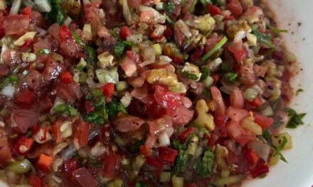 Bol Soslu: Gavurdağı Salatası