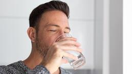 Bulantı, kusma, baş ağrısı! Su zehirlenmesi kendini böyle belli ediyor