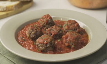 Domates Soslu: Meksika Köftesi