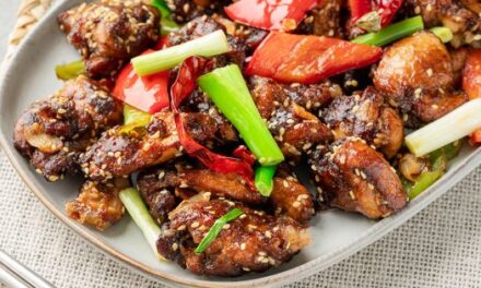 Uzak Doğu Restoranlarında Popüler: Szechuan Tavuğu