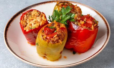 Yıllardır yanlış yapıyormuşuz! Biber dolmasının gerçek yöntemi, lezzetine doyum olmuyor