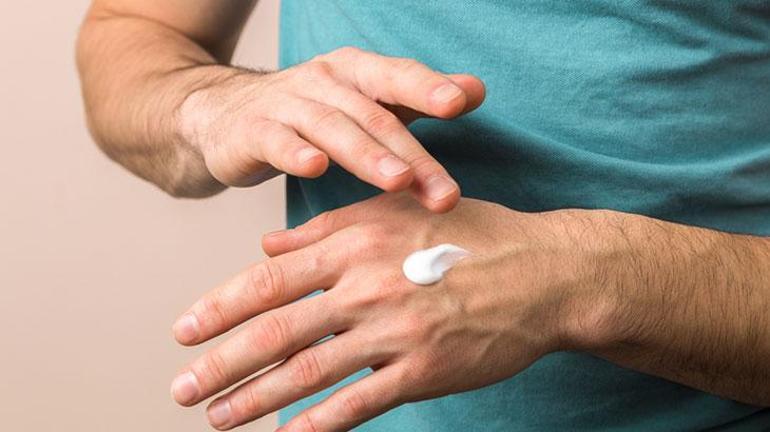 Çatlak ve kuru ellerin dostu Sürünce elleri anında pamuk gibi yapıyor