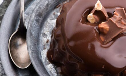 Çat kapı gelen misafire yapabileceğiniz pratik tatlı: 1 bardak irmiğiniz varsa deneyin