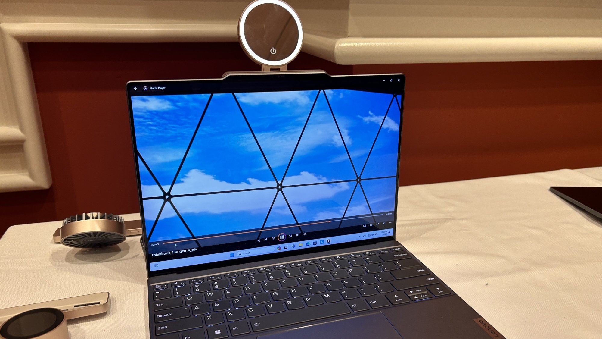Lenovo Magic Bay selfie light