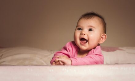 V ile Başlayan Kız Bebek İsimleri 2024: V Harfi ile Başlayan Kız İsimleri ve Anlamları Nelerdir?