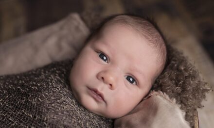 V ile Başlayan Erkek Bebek İsimleri 2024: V Harfi ile Başlayan Erkek İsimleri ve Anlamları Nelerdir?