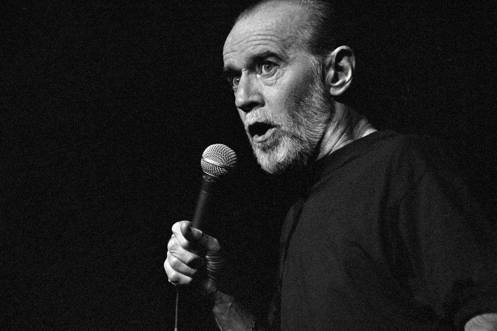 Yapay zekâ George Carlin’den yepyeni komedi şovu (Gerçek George Carlin bundan nefret ederdi)